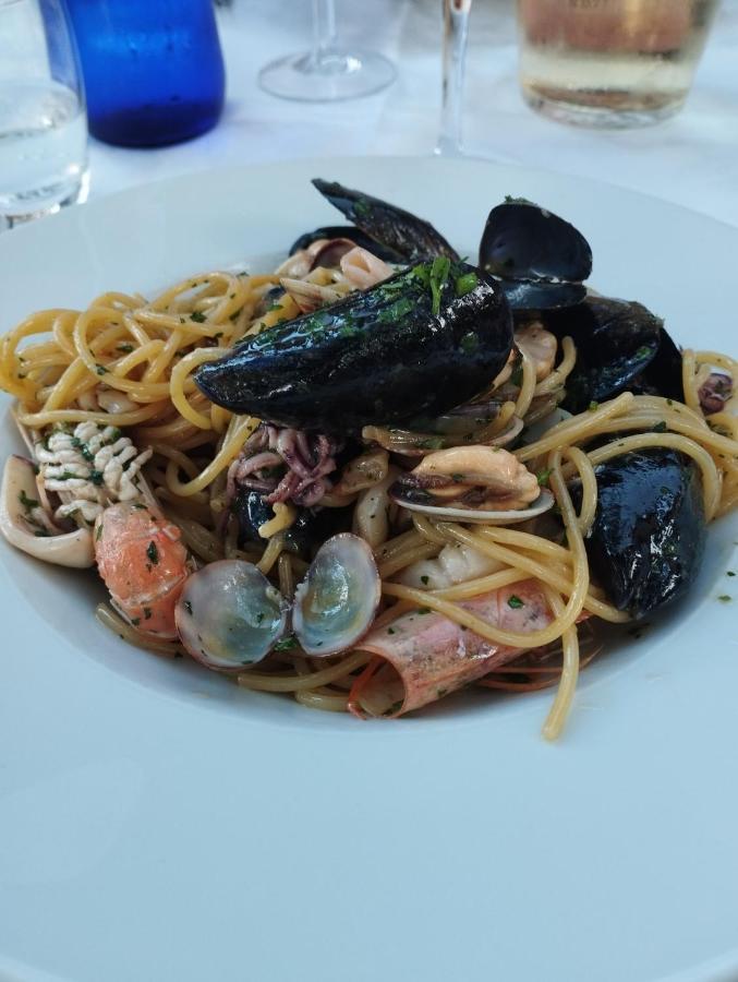 Bellerive Ristorante Albergo Manerba del Garda Exteriör bild