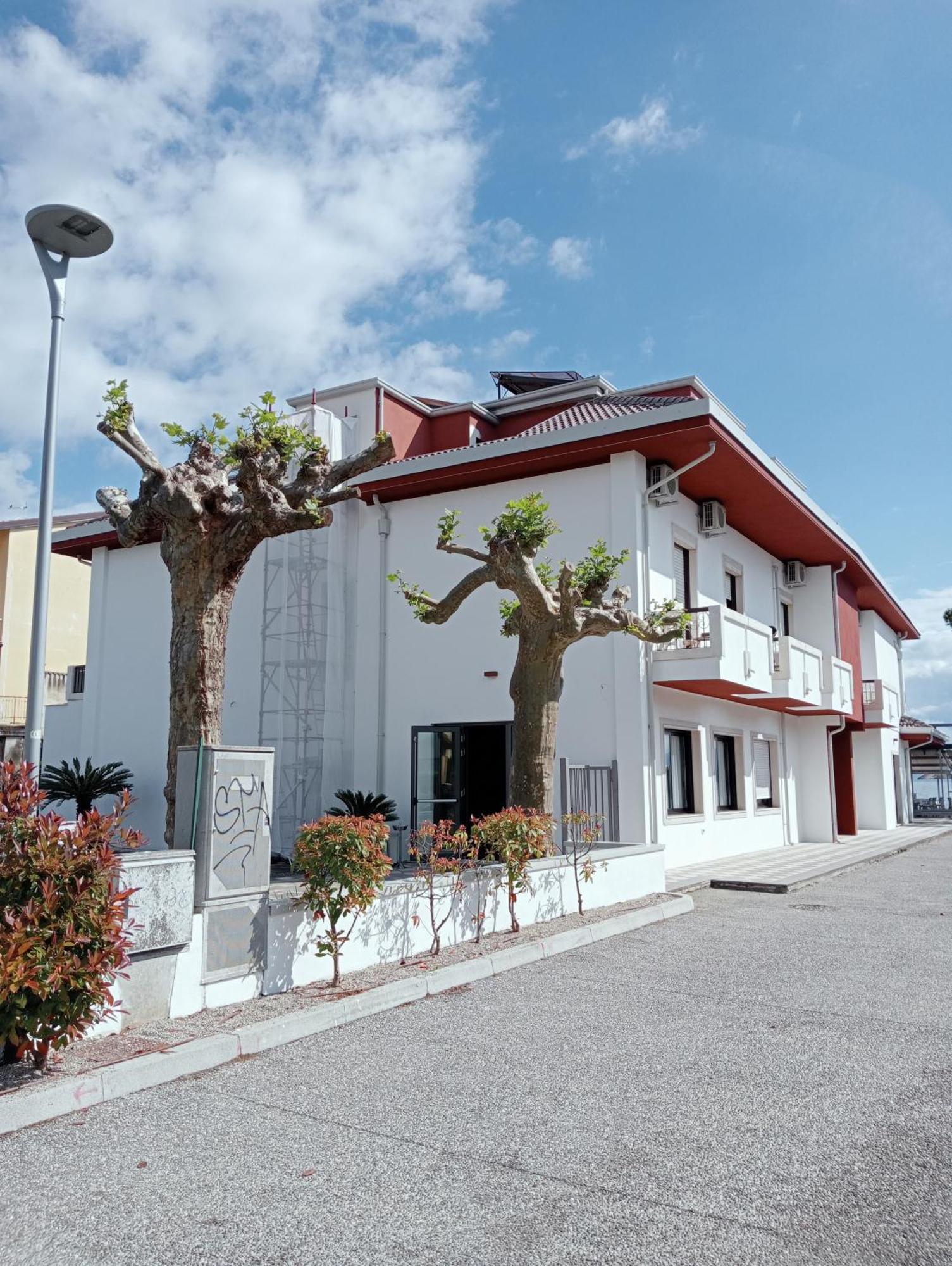 Bellerive Ristorante Albergo Manerba del Garda Exteriör bild