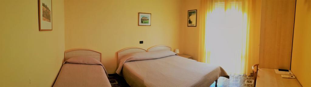 Bellerive Ristorante Albergo Manerba del Garda Exteriör bild
