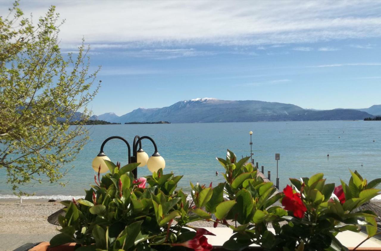 Bellerive Ristorante Albergo Manerba del Garda Exteriör bild