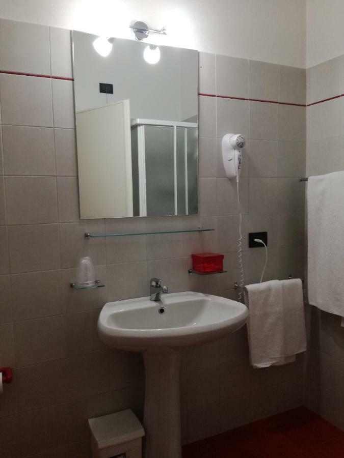 Bellerive Ristorante Albergo Manerba del Garda Exteriör bild
